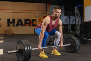 ウエイトリフティングをしている男性