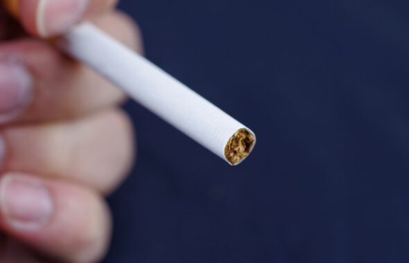 健康を害するタバコのイラスト